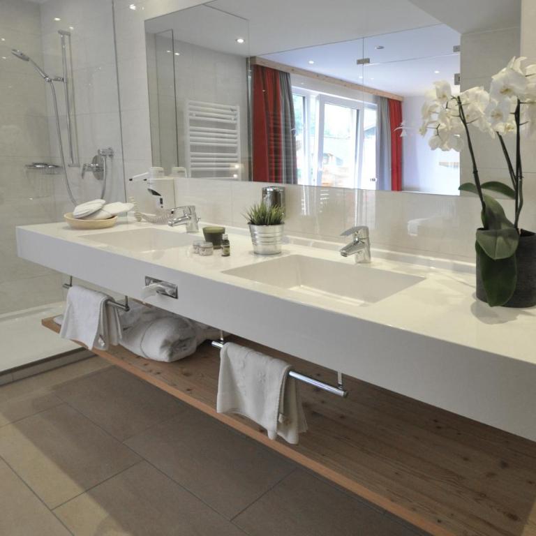 Impuls Hotel Tirol - Superior Doppelzimmer mit Balkon - 4