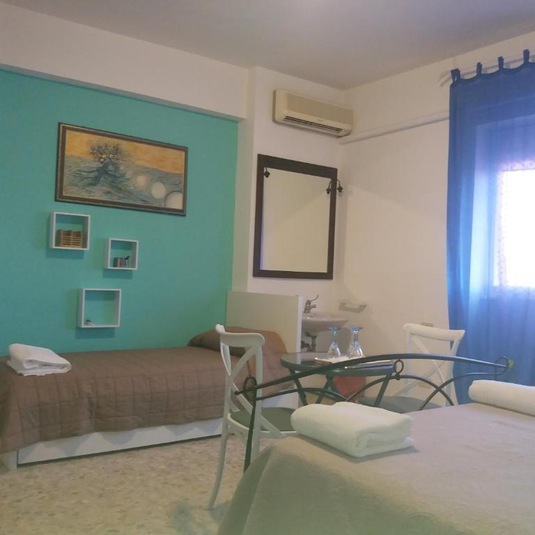 Apartament Silvy Trastevere - Camera Tripla con Bagno Privato Esterno - 10