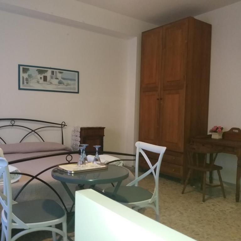 Apartament Silvy Trastevere - Camera Tripla con Bagno Privato Esterno - 9