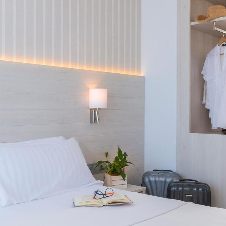 Hotel Marsol - Habitación Triple (2 adultos + 1 niño) - 4