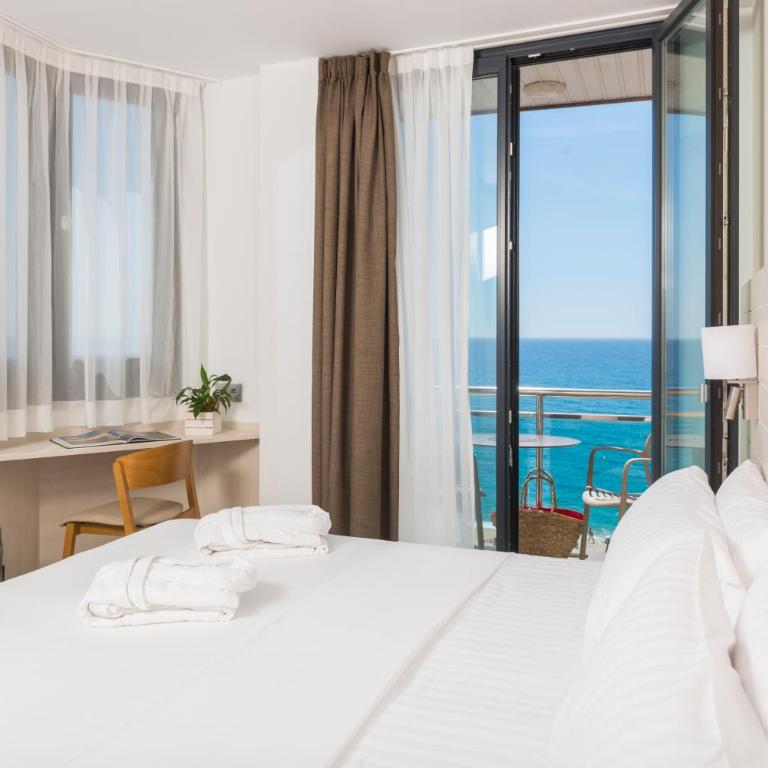 Hotel Marsol - Habitación Doble Deluxe con vistas al mar - 9