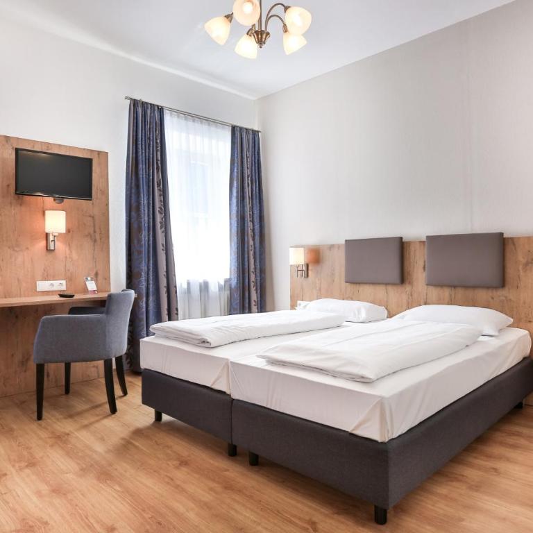 Hotel Schiffmeister - Doppelzimmer mit Seeblick - 6