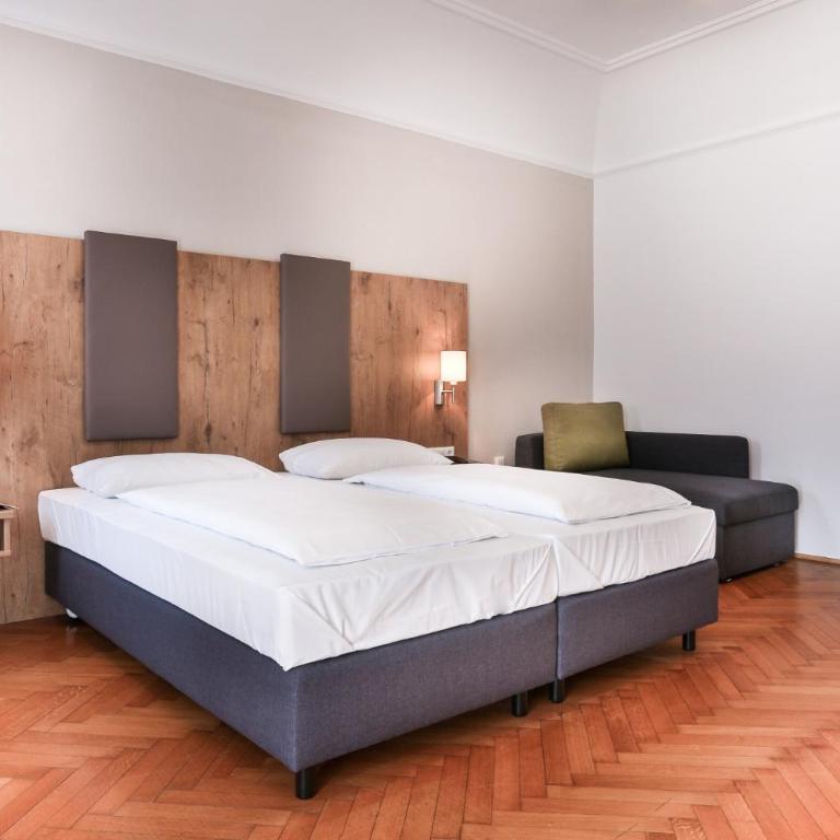 Hotel Schiffmeister - Doppelzimmer ohne Seeblick - 9