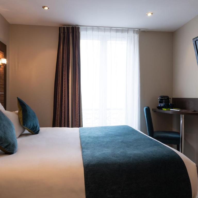 Hotel Apolonia Paris Montmartre; Sure Hotel Collection by Best Western - Chambre Lit Queen-Size Confort - 3