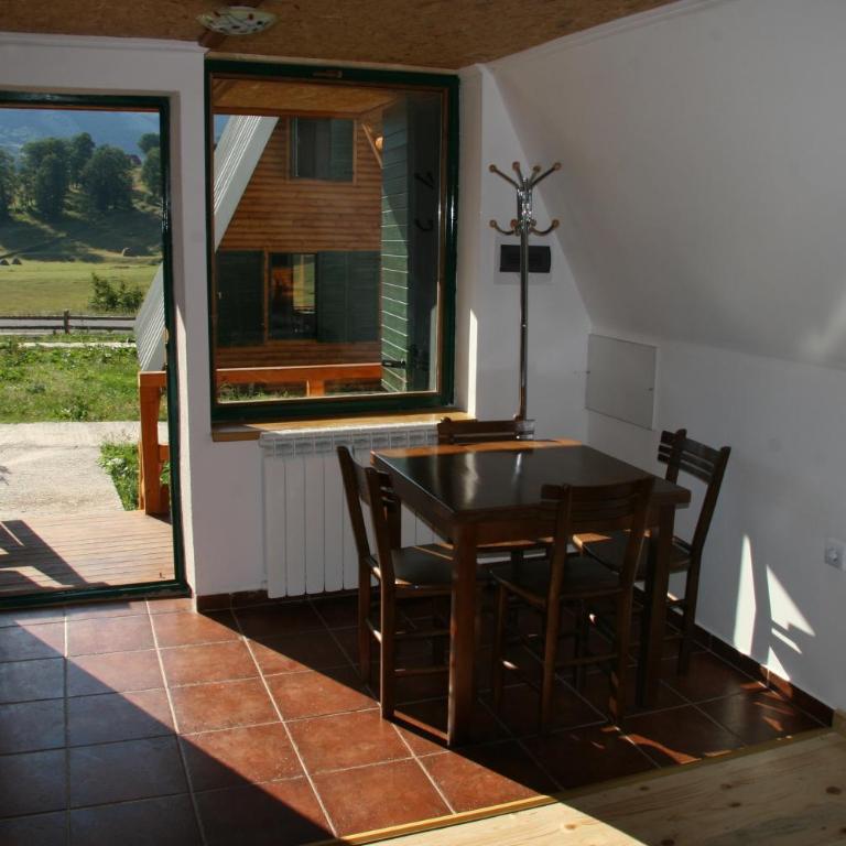 Apartmani i Restoran Sljeme - Bungalow (4 Adults) - 7
