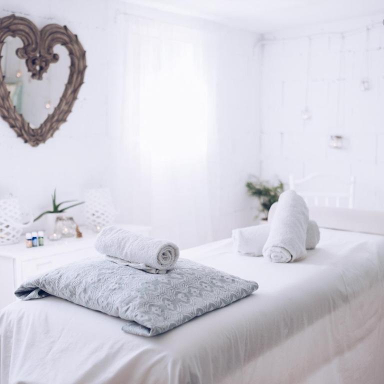 Kiri Escapes - One-Bedroom Apartment - 14