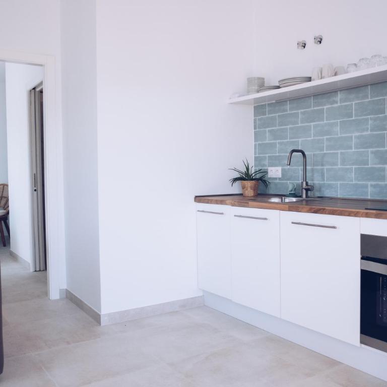 Kiri Escapes - Apartment with Mountain View - 7