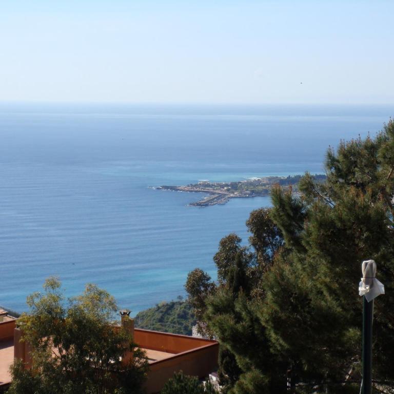 Taormina center 4 BR penthouse, terrace with views - Four-Bedroom Apartment - Attic - 15