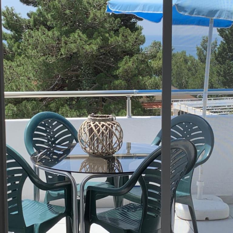 Apartments Ljiljana - Two-Bedroom Apartment with Terrace and Sea View - 12