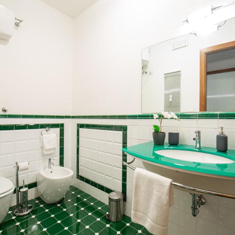 Lombardia40 Luxury Suites - Camera Deluxe - 2