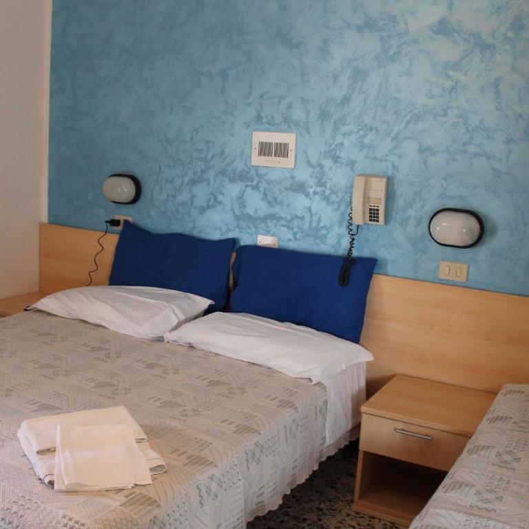 Hotel Loretta - Camera Tripla - 3