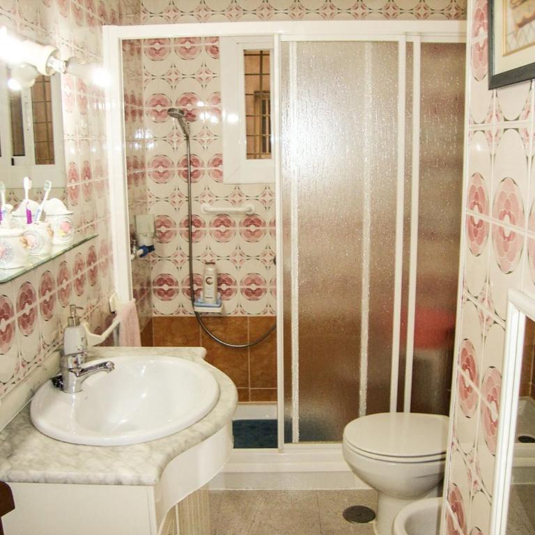 Apartments Plaza de las Escuelas - Three-Bedroom Apartment - 23