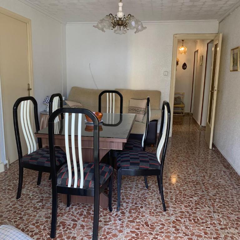 Apartments Plaza de las Escuelas - Three-Bedroom Apartment - 8
