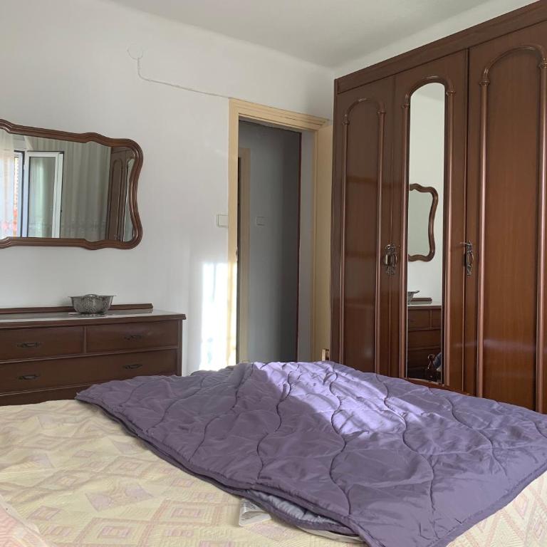 Apartments Plaza de las Escuelas - Three-Bedroom Apartment - 5