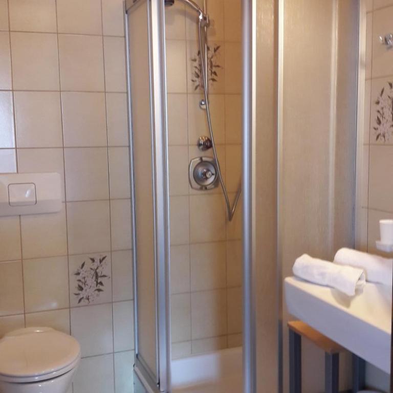 Pension Mozart - Dreibettzimmer mit Balkon - 3