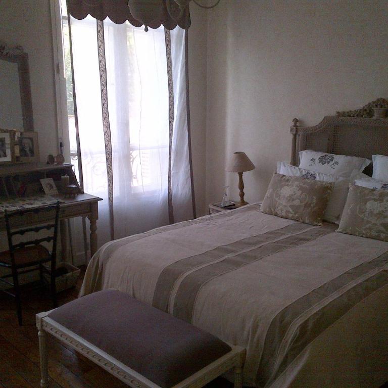 Maison du Théâtre Saint Bonnet - Chambre Double Supérieure - 8