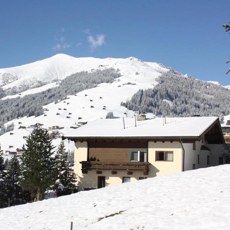 Pension Marina - Three-Bedroom Apartment - 8