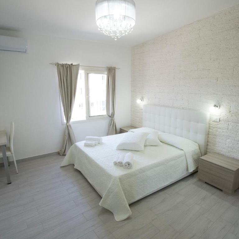 B&B Sole E Luna - Camera Queen con Balcone - 4