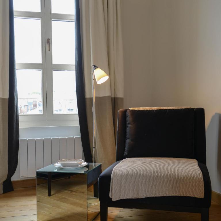 Chambres Houdaille - Chambre Double Confort - Vue sur Port - 2ème Étage - 3