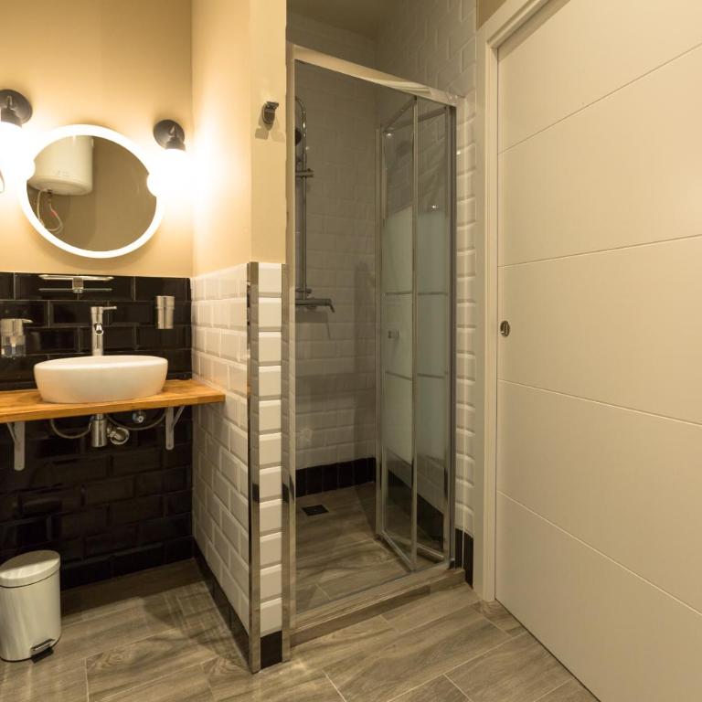 Hostal12 - Habitación Individual con baño privado - 2