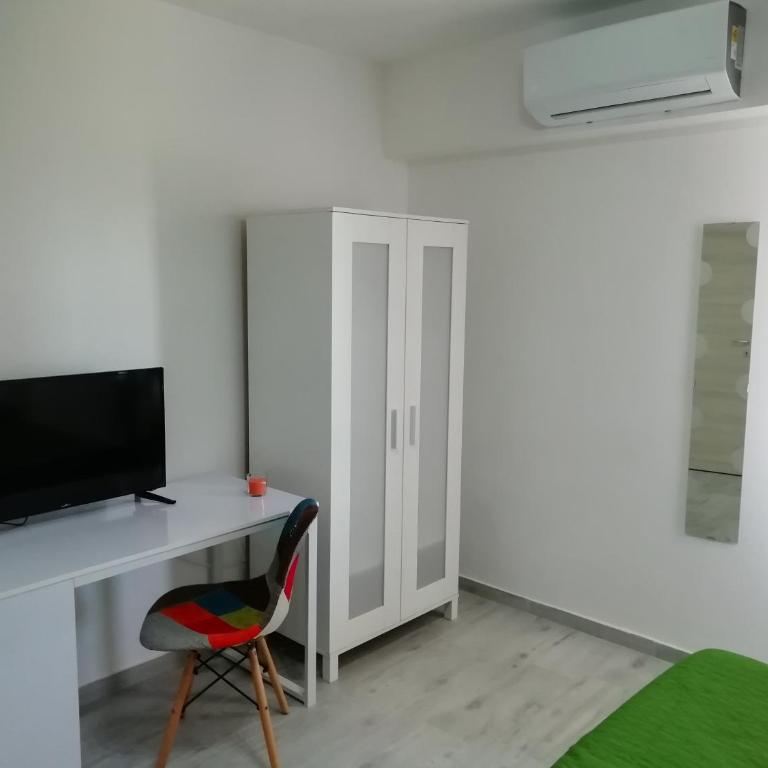 Casa Mia - Family Room with Private Bathroom - 22