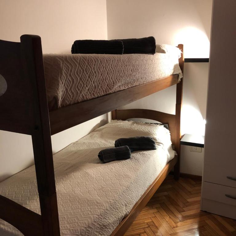 Av. Cabildo 3093, 6 personas 1 cuadra subte D - Apartamento de 2 dormitorios - 8