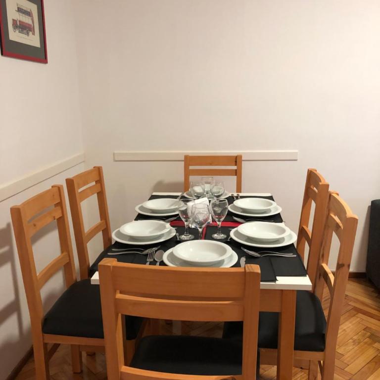 Av. Cabildo 3093, 6 personas 1 cuadra subte D - Apartamento de 2 dormitorios - 6