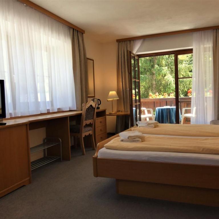 Hotel Königsseer Hof - Doppelzimmer mit Balkon und Bergblick - 9