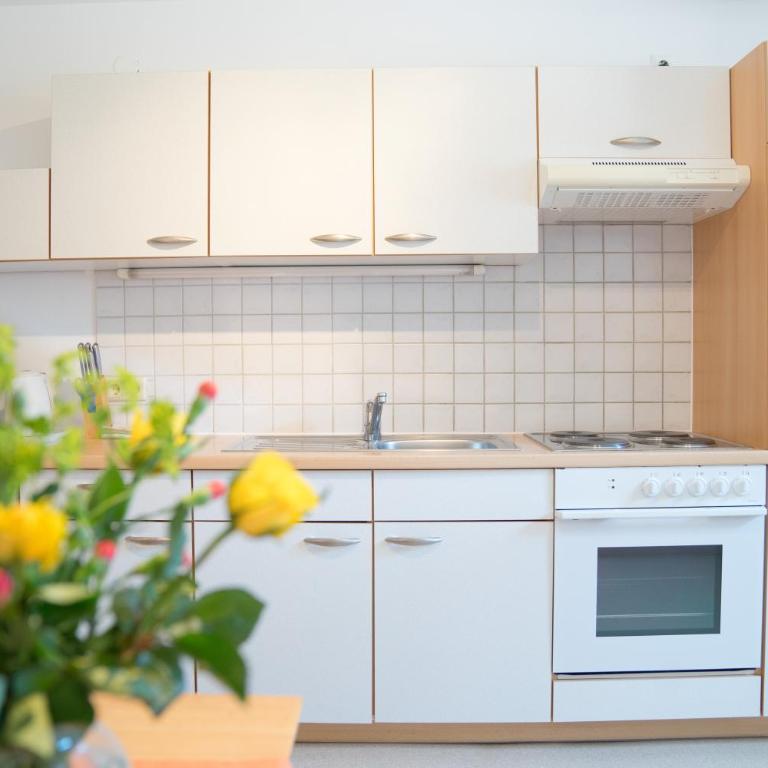 Haus Berta - Apartment with Terrace - 10