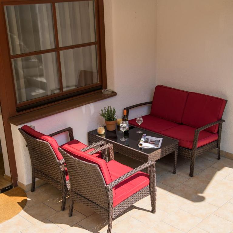 Haus Berta - Apartment with Terrace - 14