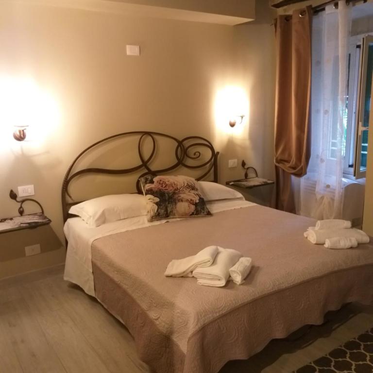 Casa D'amore - Family Room with Private Bathroom - 13