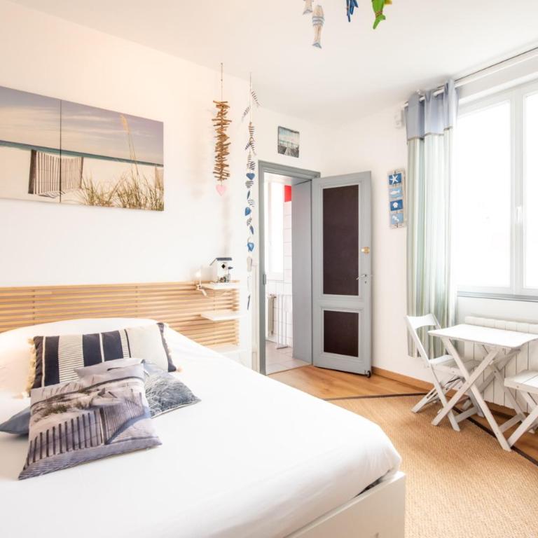 VILLA ZENITH Hostel - LA MAISON - Chambre Double avec Salle de Bains Privative - 11