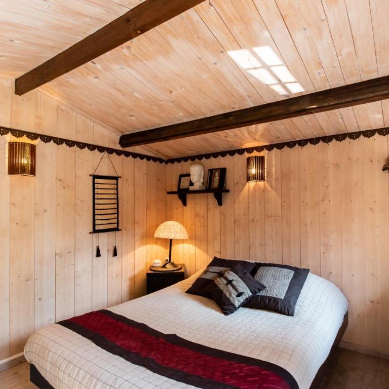 VILLA ZENITH Hostel - LA MAISON - Chambre Double avec Patio - 6