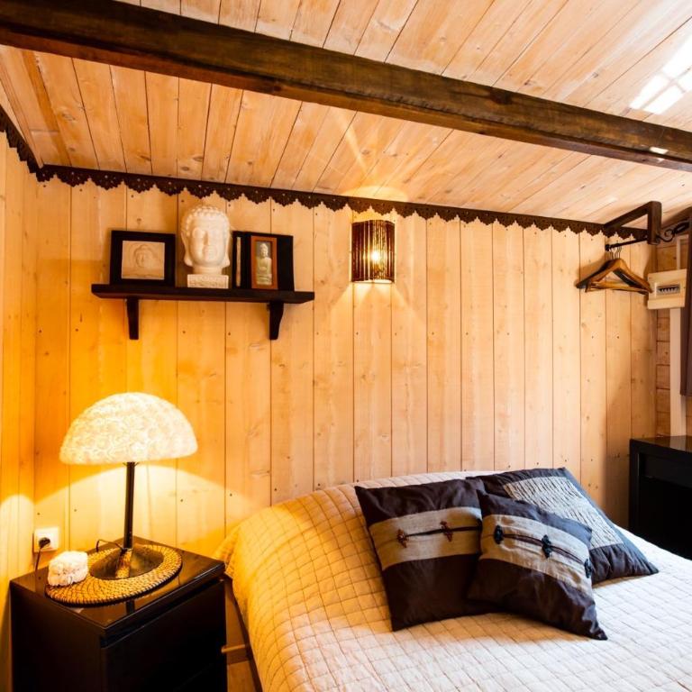 VILLA ZENITH Hostel - LA MAISON - Chambre Double avec Patio - 5
