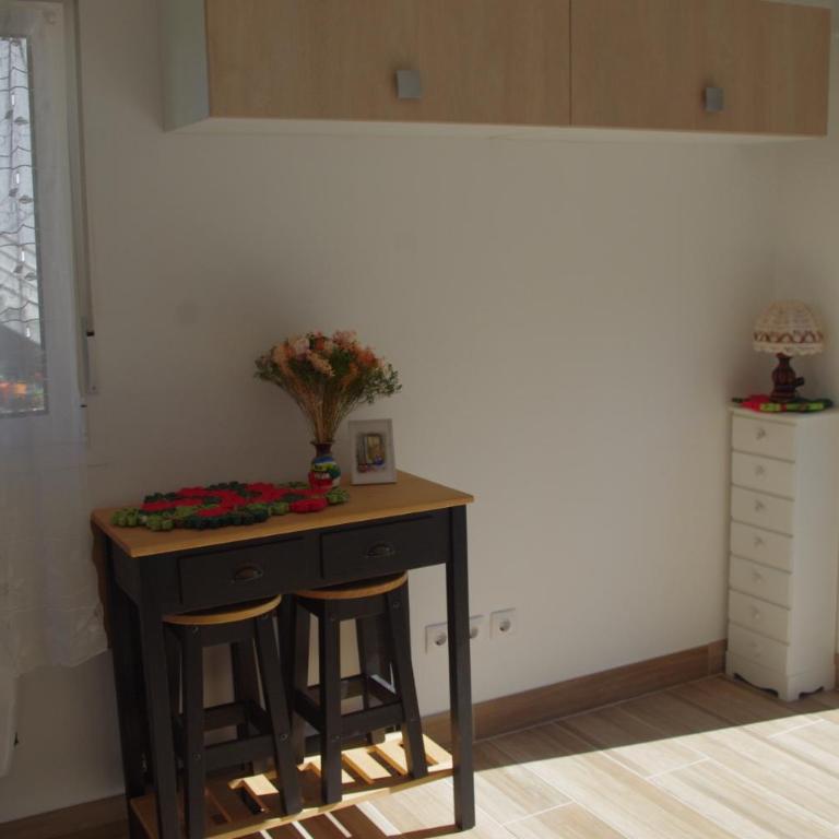 Chambres d'hôtes "HOR DAGO" près de la gare d'Hendaye avec le petit-déjeuner - Chambre Double - Vue sur Jardin - 14