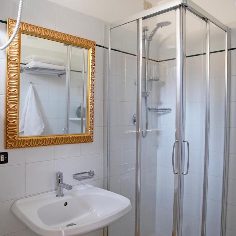 Hotel Iva - Small Twin Room - 2