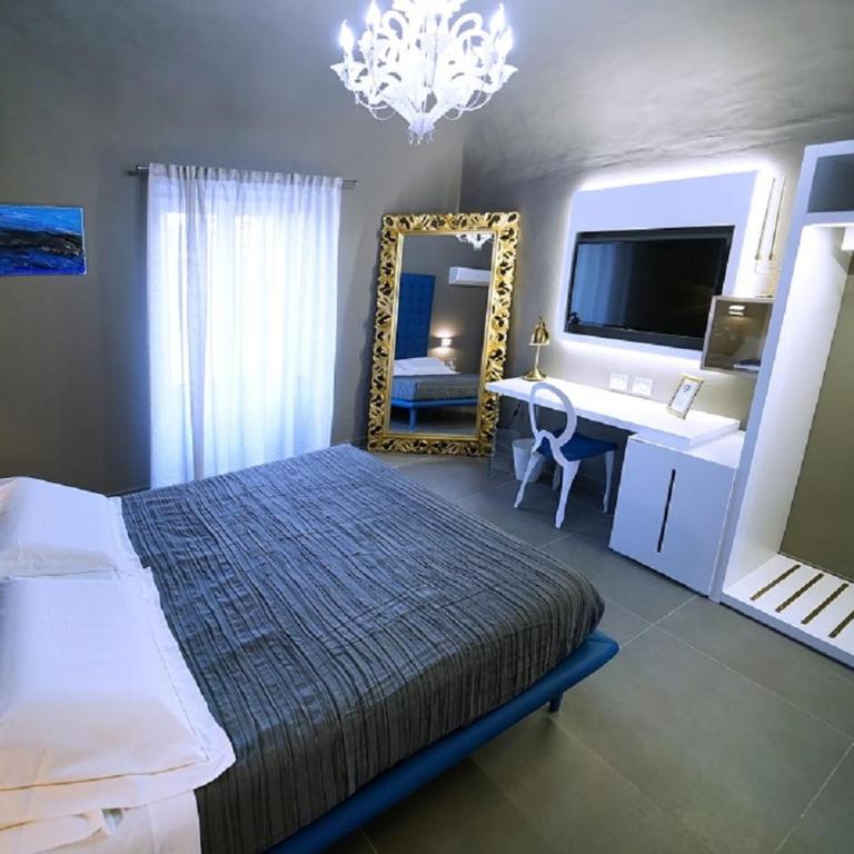 Etna Suite Group - King Suite with Spa Bath - 1