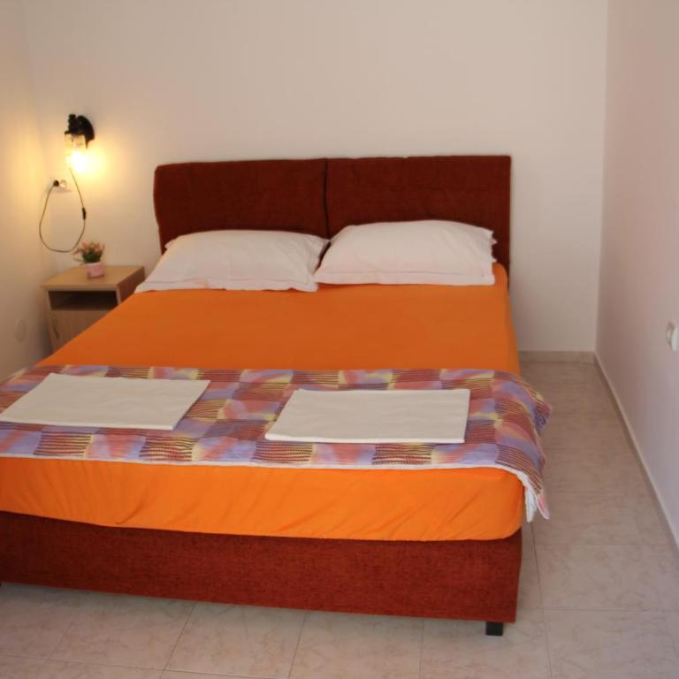Mitko Apartments - Apartment With Shared Bathroom - 11
