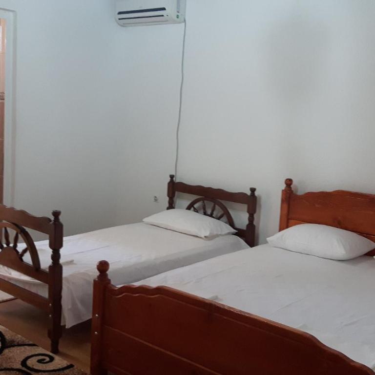 Guesthouse Sinani - Studio with Balcony - 3
