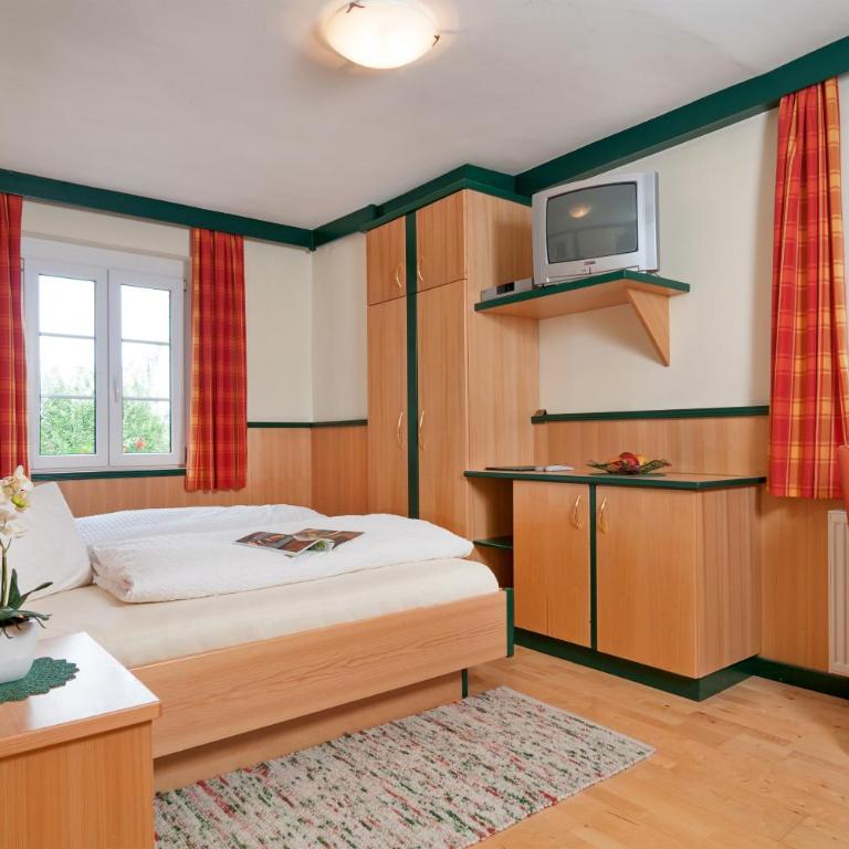 Biogasthaus Wanker - Doppelzimmer mit Gartenblick - 1