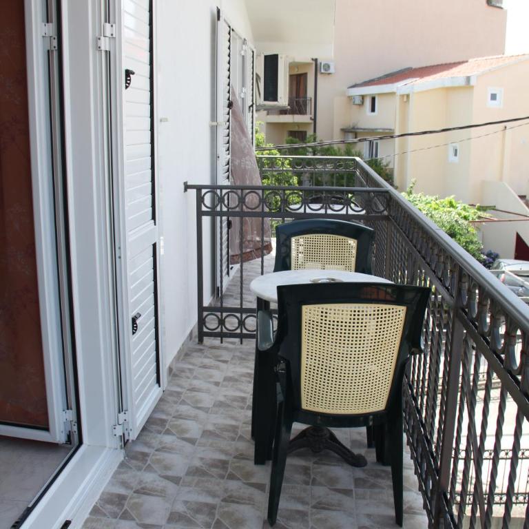 Mitko Apartments - Apartment With Shared Bathroom - 9