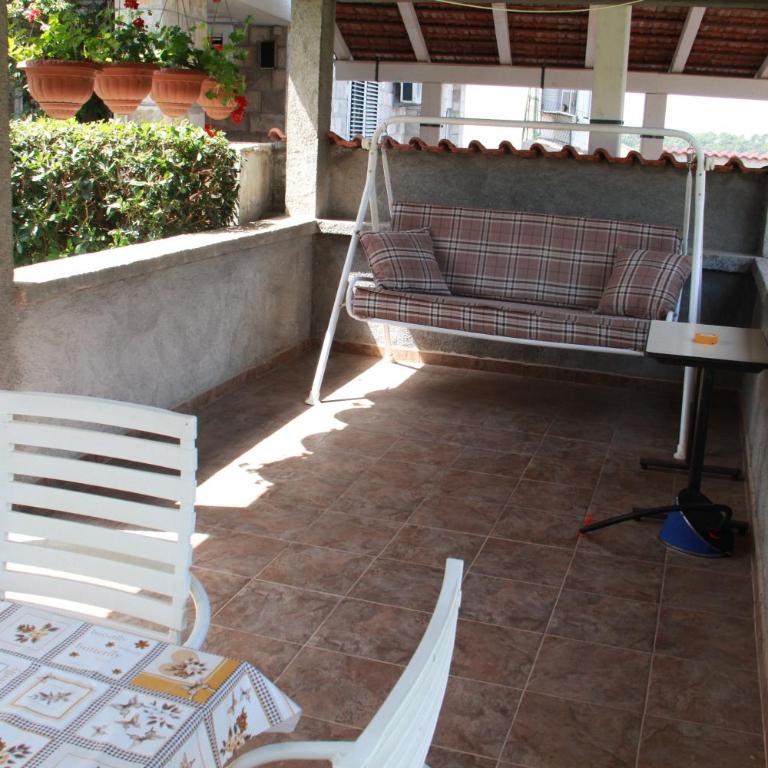Mitko Apartments - One-Bedroom Apartment - 2