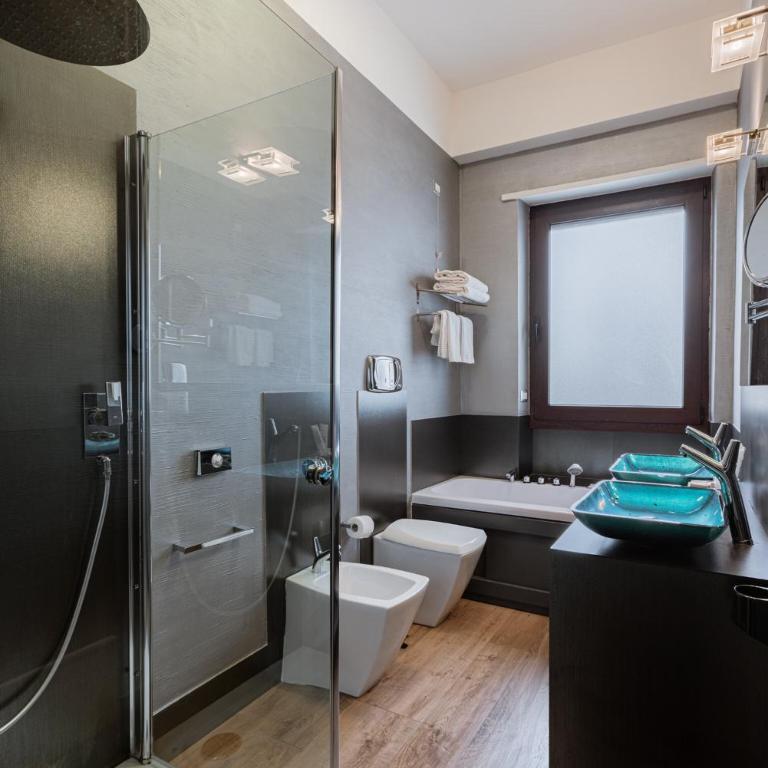 231 Suite Via Roma - Suite Deluxe con Vasca Idromassaggio - 8