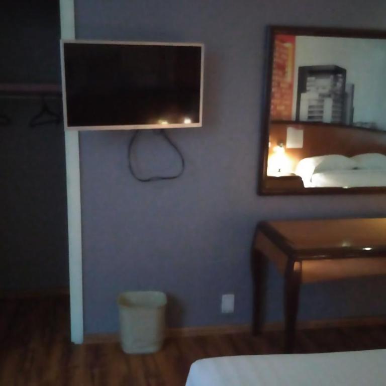 Hotel Mexicali - Habitación Doble Estándar con 2 camas dobles - 1