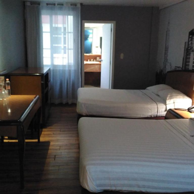 Hotel Mexicali - Habitación Doble Estándar con 2 camas dobles - 2