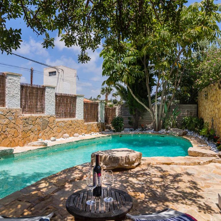 Bright villa with salt water pool - Villa con piscina privada - 16