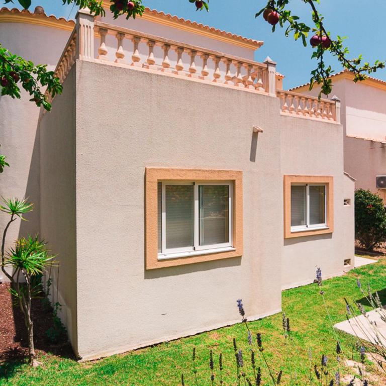 Bright villa with salt water pool - Villa con piscina privada - 37