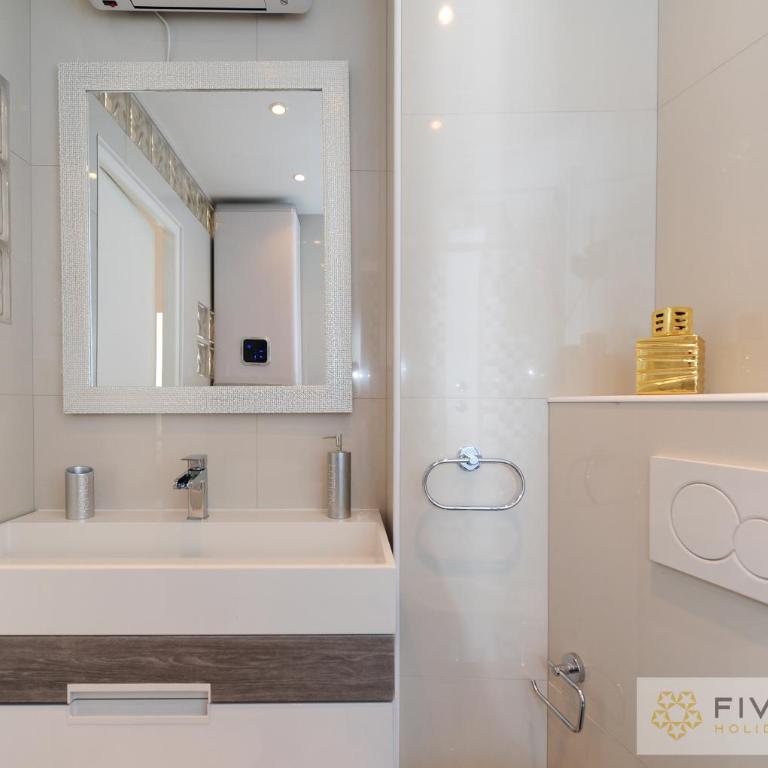 Mini Suite Bijou - Five Stars Holiday House - Appartement - 13