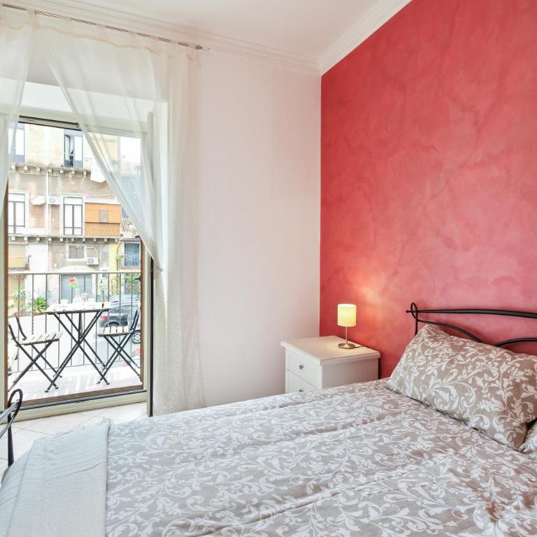 GuestHost - Central Flat with Balconies and Bicycle! - Two-Bedroom Apartment - 2