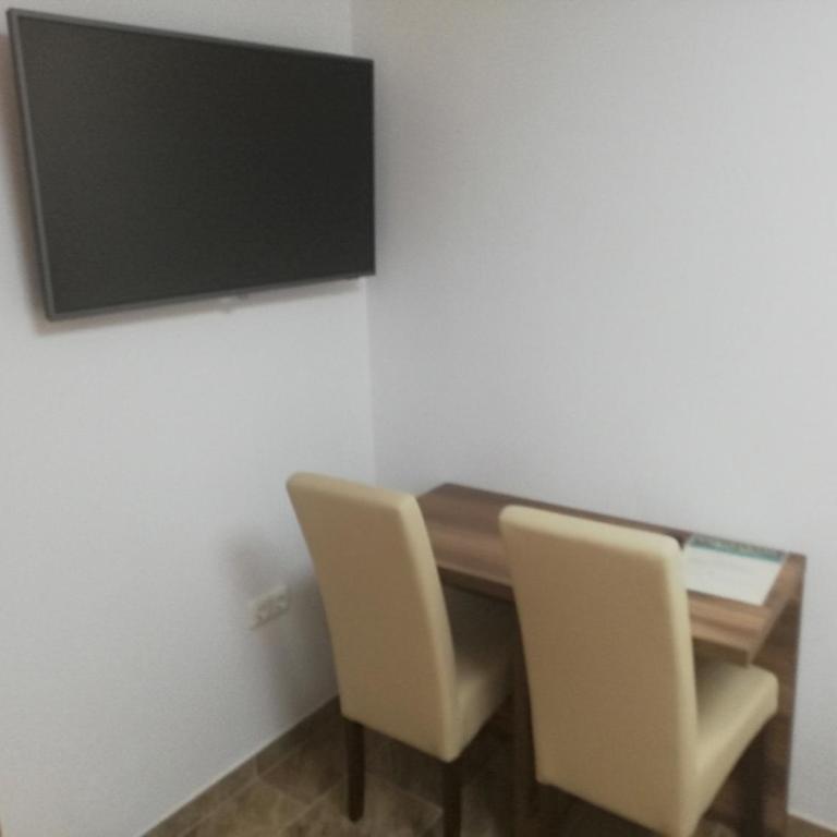 Haus Alexis - Zweibettzimmer mit Dusche - 3